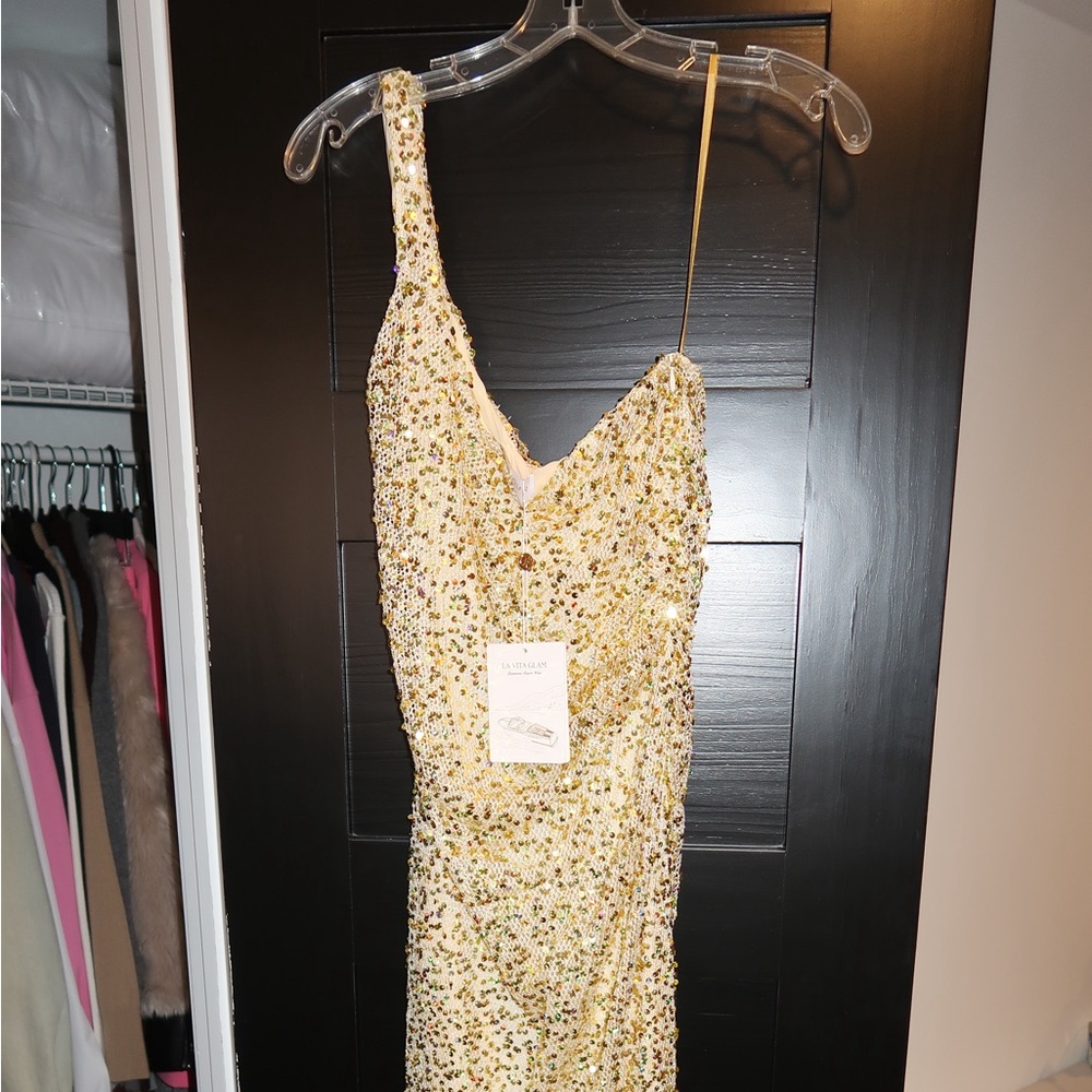 La Vita Glam Gold Sequin Maxi Dress